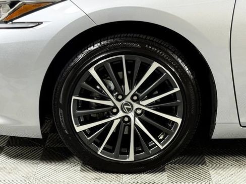 Certified 2025 Lexus ES 300h w/ Premium Package FWD image 14
