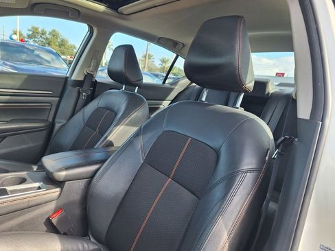 Used 2022 Nissan Altima 2.5 SR w/ Midnight Edition Package image 10