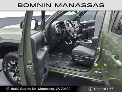 Used 2021 Toyota Tacoma TRD Off-Road image 12