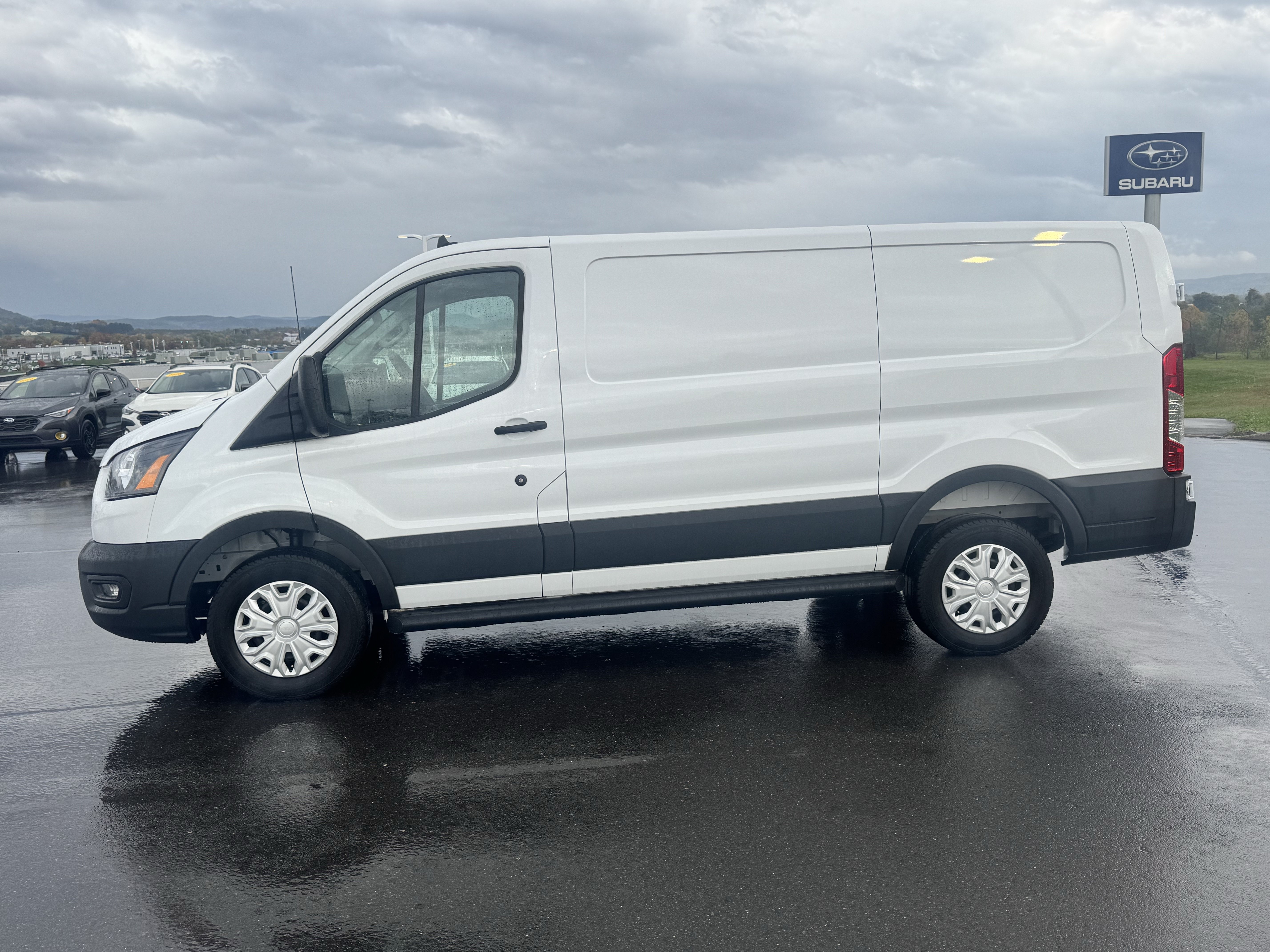 Used 2025 Ford Transit 250 Low Roof w/ Exterior Upgrade Package RWD image 7