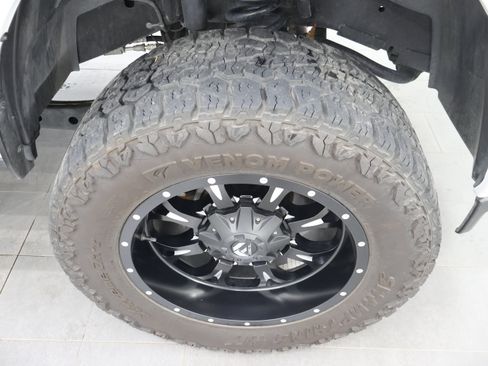 Used 2024 RAM 2500 Laramie AWD/4WD image 3