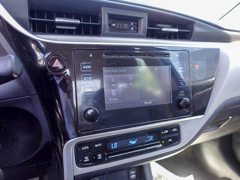Certified 2019 Toyota Corolla LE w/ Carpet Mat Package (TMS) FWD image 17