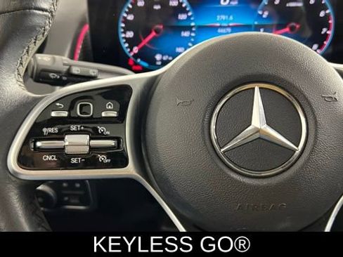Used 2022 Mercedes-Benz GLB 250 image 8