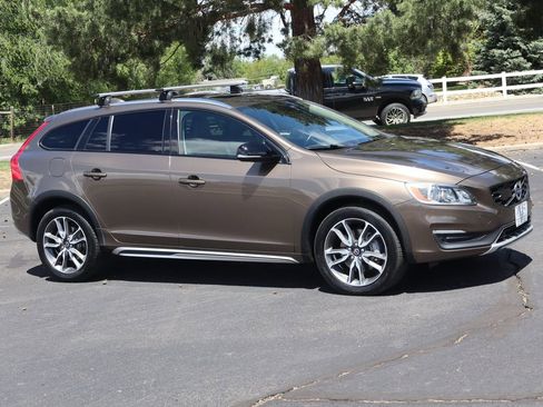 Used 2015 Volvo V60 T5 Cross Country w/ Protection Package AWD/4WD image 2