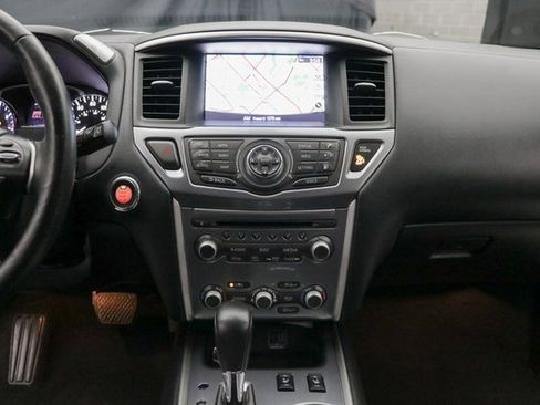 Used 2020 Nissan Pathfinder SL image 21