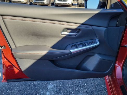 Used 2025 Nissan Sentra SR image 19