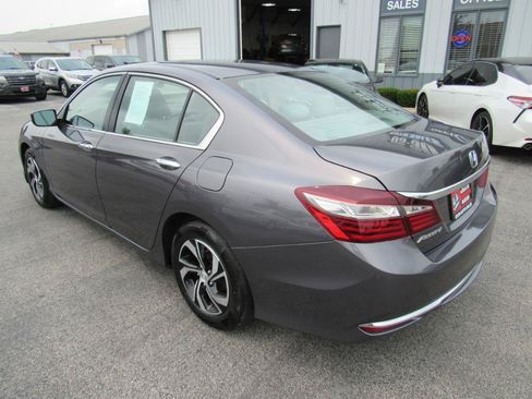Used 2017 Honda Accord LX image 4