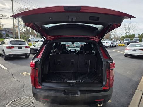 Used 2022 Chevrolet Traverse RS image 36