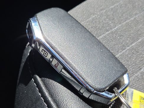 Used 2023 Kia Seltos S w/ Navigation Package FWD image 32