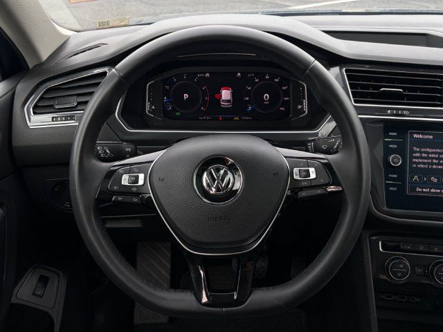 Used 2020 Volkswagen Tiguan SEL AWD/4WD image 9