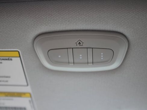 Used 2021 Jeep Cherokee Limited image 11