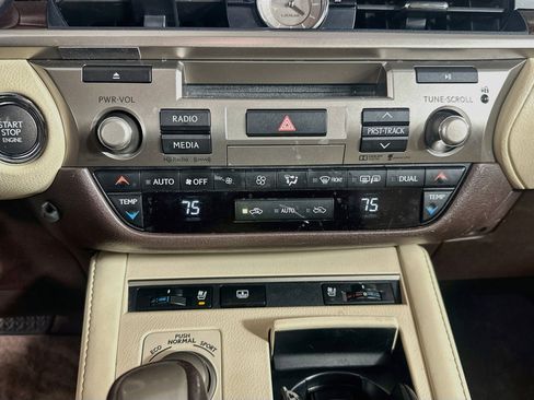 Used 2016 Lexus ES 350 w/ Luxury Package w/Wood Trim FWD image 24