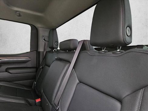 Used 2023 GMC Sierra 1500 SLT AWD/4WD image 24