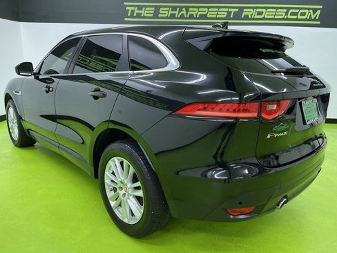 Used 2019 Jaguar F-PACE Prestige image 7