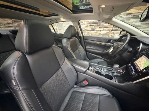 Used 2016 Nissan Maxima Platinum FWD image 16
