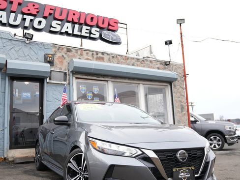 Used 2020 Nissan Sentra SR w/ Lighting Package image 2