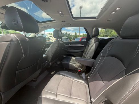 Used 2020 Buick Enclave Avenir w/ Avenir Technology Package AWD/4WD image 40