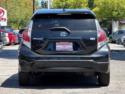 Used 2017 Toyota Prius C Two FWD image 4
