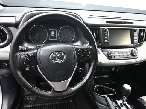 Used 2018 Toyota RAV4 Limited AWD/4WD image 14