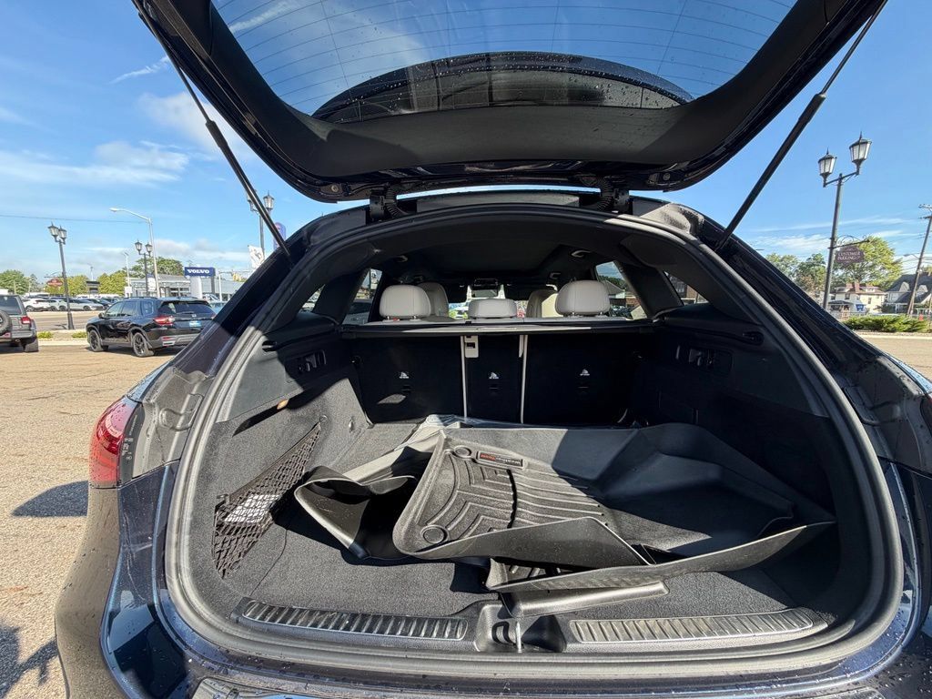 Used 2023 Mercedes-Benz GLC 300 4MATIC image 13