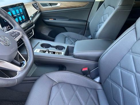 New 2026 Volkswagen Atlas SE image 9