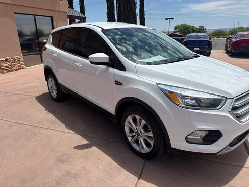 Certified 2019 Ford Escape SE FWD image 11