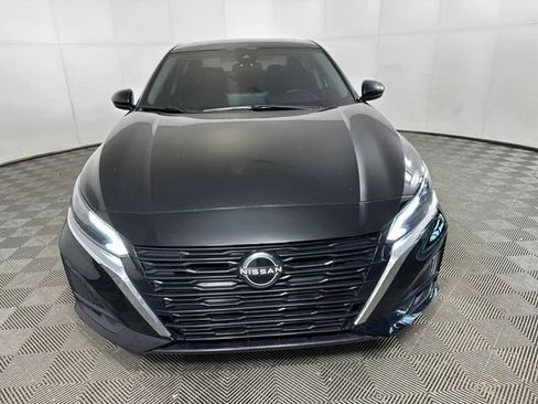 Used 2023 Nissan Altima 2.5 SV w/ SV Premium Package image 8