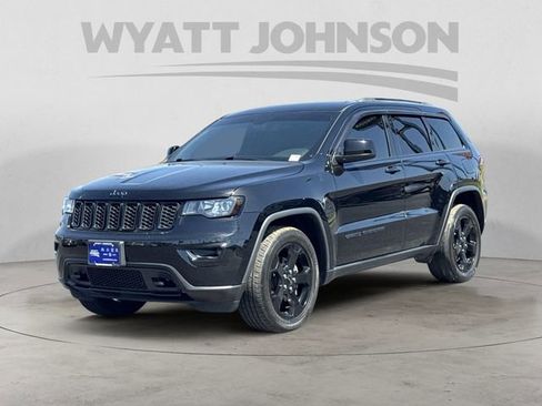 Used 2019 Jeep Grand Cherokee Laredo RWD image 1