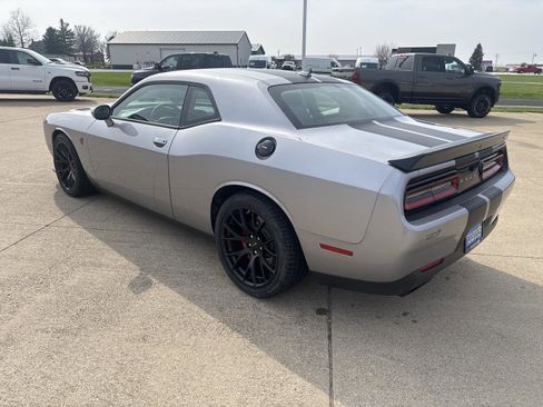 Used 2016 Dodge Challenger SRT Hellcat image 7