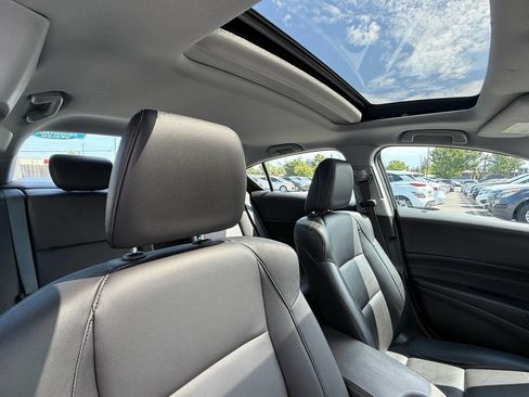 Used 2017 Acura ILX image 19