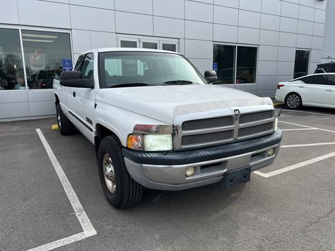 Used 2002 Dodge Ram 2500 Truck ST image 3