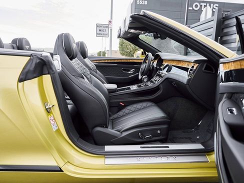 Used 2022 Bentley Continental GT image 23