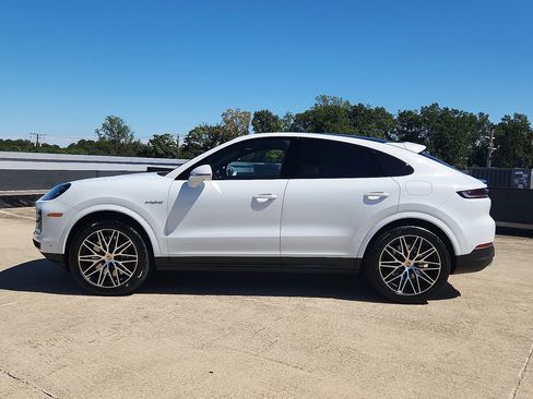 New 2026 Porsche Cayenne E-Hybrid Coupe image 2
