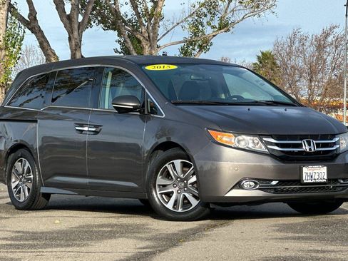 Used 2015 Honda Odyssey Touring image 2
