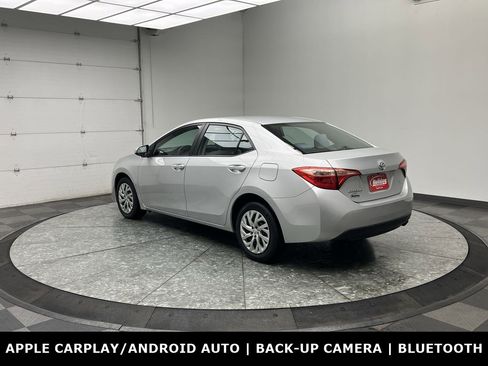 Used 2019 Toyota Corolla LE image 2