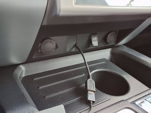 Used 2014 Toyota Tundra SR5 w/ SR5 Upgrade Package RWD image 23