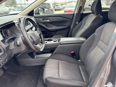 Used 2025 Nissan Rogue SV image 28