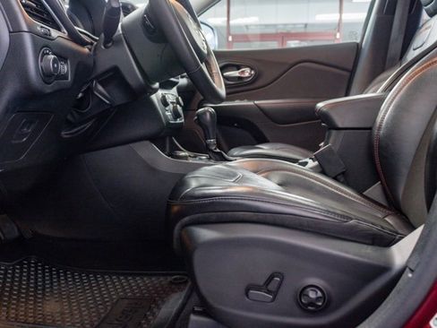 Certified 2021 Jeep Cherokee Trailhawk w/ Sun, Sound & Nav Group image 8