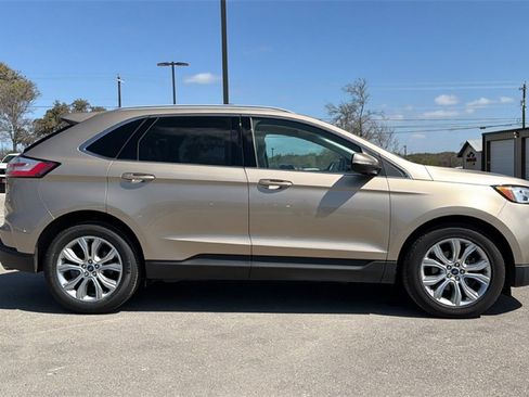 Used 2020 Ford Edge Titanium image 4