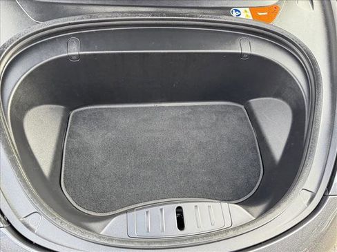 Used 2018 Tesla Model 3 Long Range RWD image 9