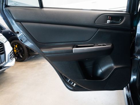 Used 2016 Subaru Crosstrek 2.0i Limited image 19