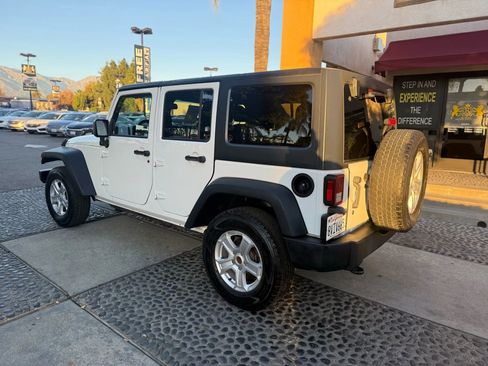 Used 2018 Jeep Wrangler Unlimited Sport S image 7