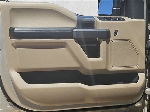 Used 2017 Ford F150 XLT w/ Equipment Group 302A Luxury AWD/4WD image 10