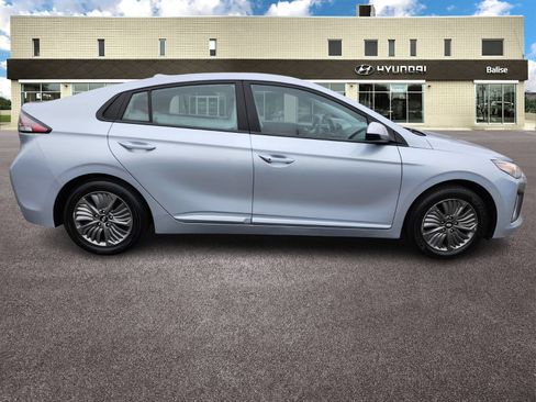 Used 2021 Hyundai Ioniq SE image 2