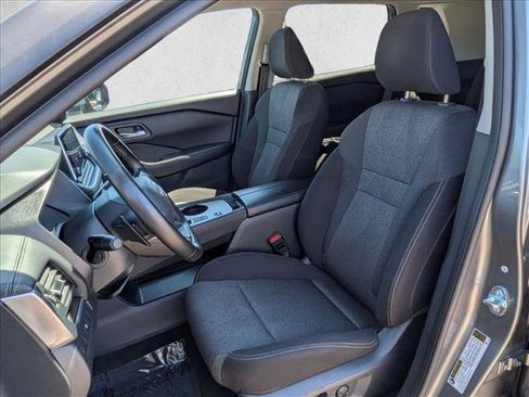 Used 2025 Nissan Rogue SV FWD image 15