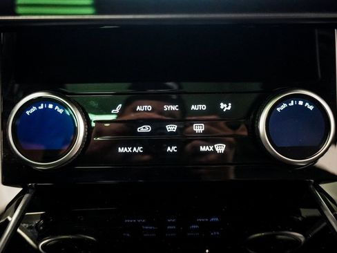 Used 2023 Land Rover Range Rover SE image 45