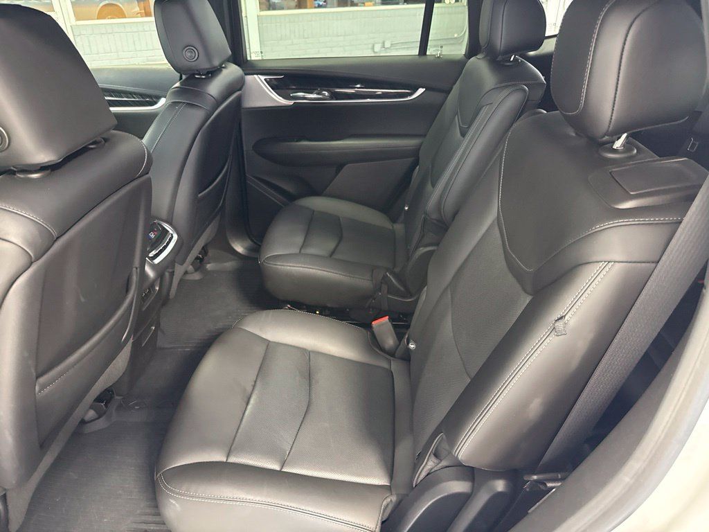 Used 2022 Cadillac XT6 Premium Luxury w/ Technology Package AWD/4WD image 19