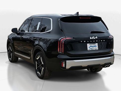 Used 2024 Kia Telluride EX w/ EX Captain's Chair Package FWD image 5