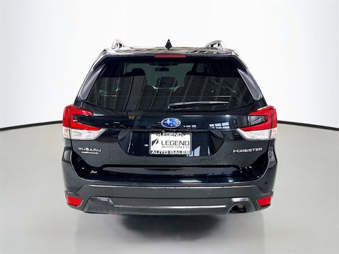 Used 2022 Subaru Forester Premium image 8