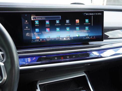 Used 2023 BMW 740i RWD image 24